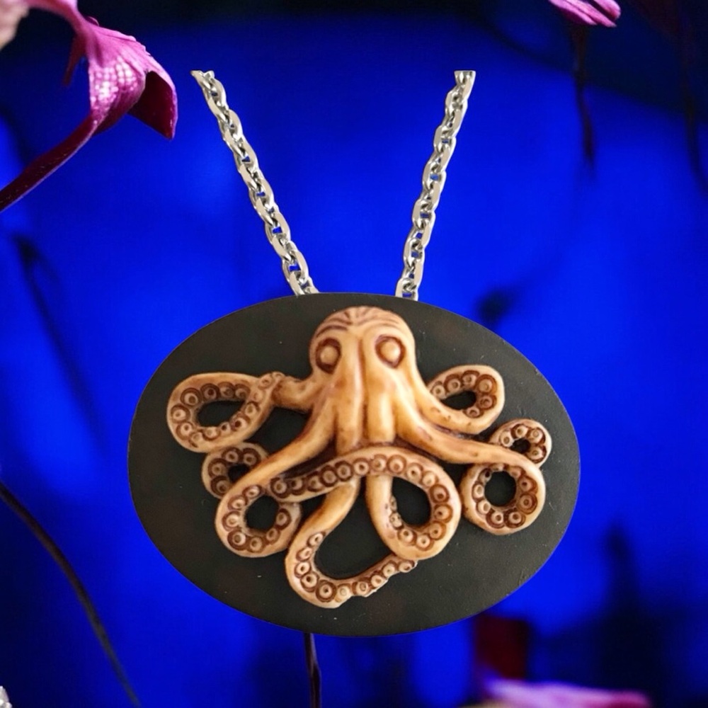 🆕 3D Octopus Pendant Necklace Wood/Stainless Steel